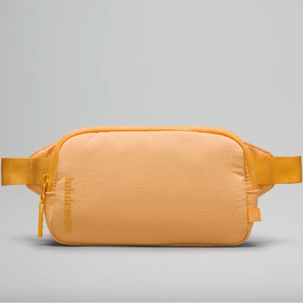 Lululemon Athletica Mini Belt Bag in Mango Dream *NWT*